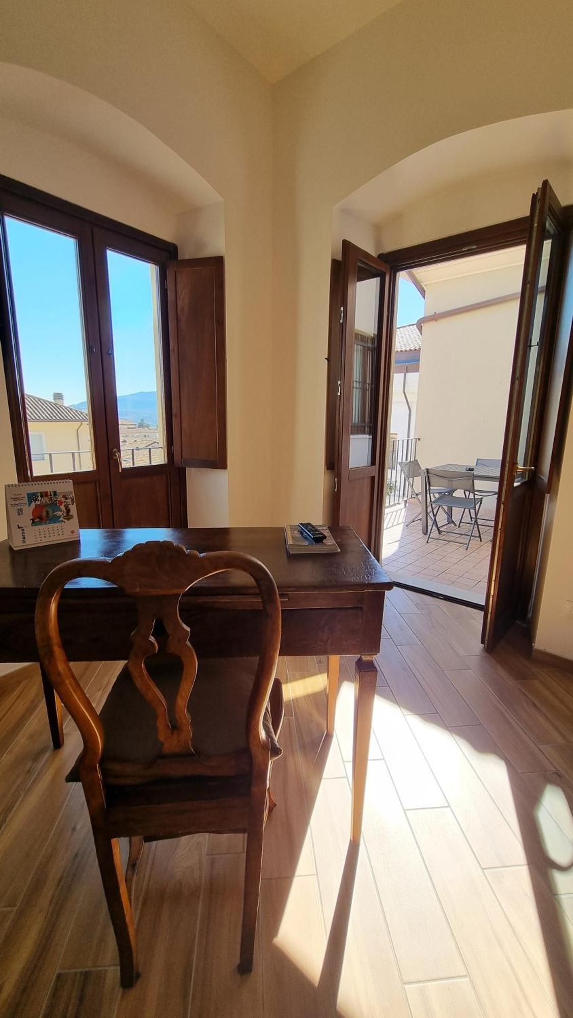 Antica Dimora San Crisante - Centro Storico Apartment L'Aquila Luaran gambar